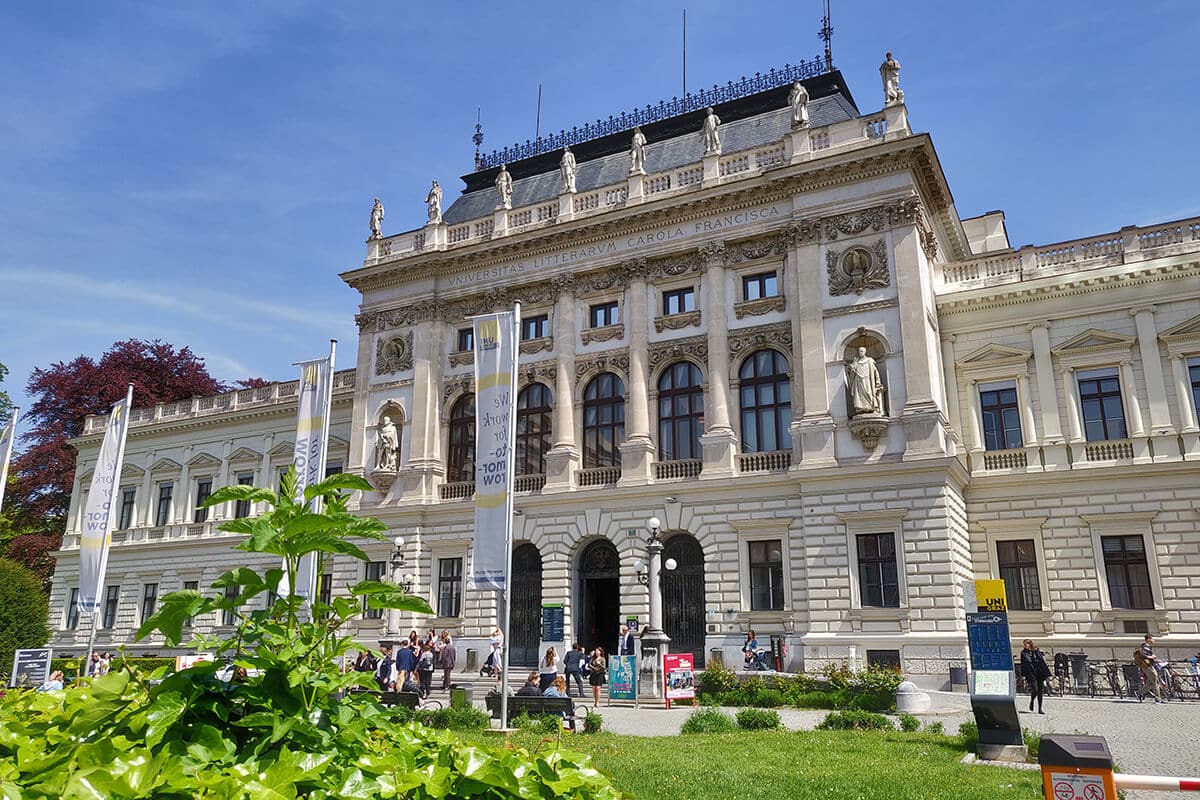 Graz Teknik Üniversitesi